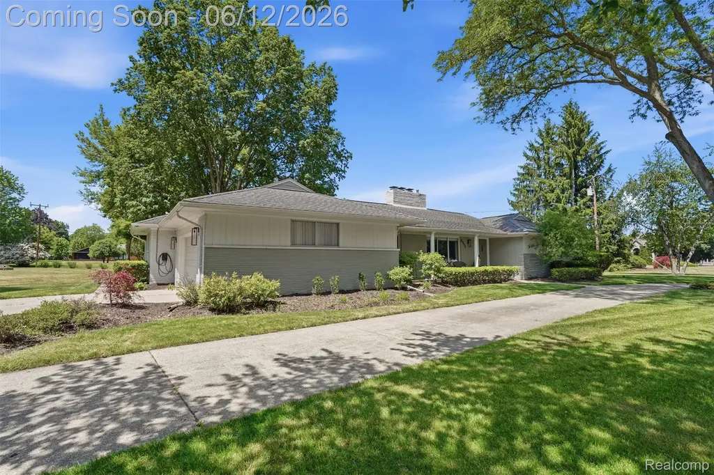 6998 Meadowlake Road Bloomfield Hills City MI 48301
