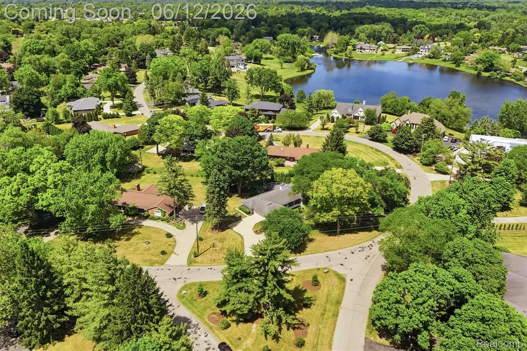 6998 Meadowlake Road Bloomfield Hills City MI 48301