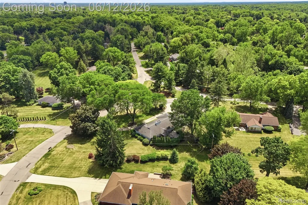 6998 Meadowlake Road Bloomfield Hills City MI 48301