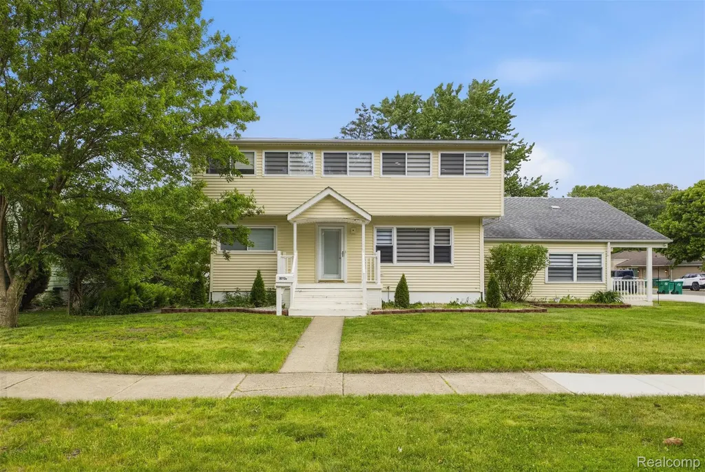32120 Bock Street Garden City City MI 48135