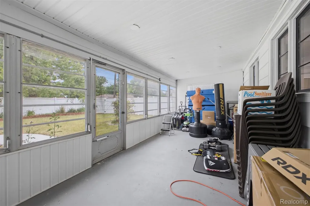 32120 Bock Street Garden City City MI 48135