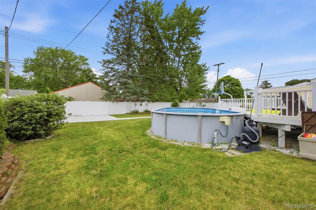 32120 Bock Street Garden City City MI 48135