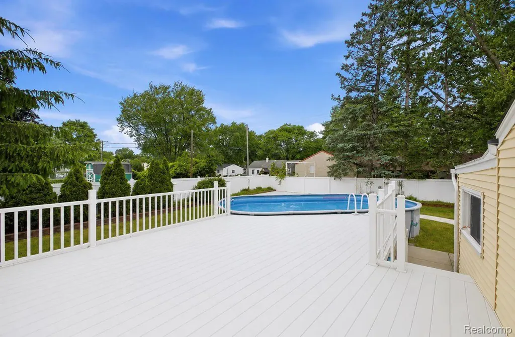 32120 Bock Street Garden City City MI 48135