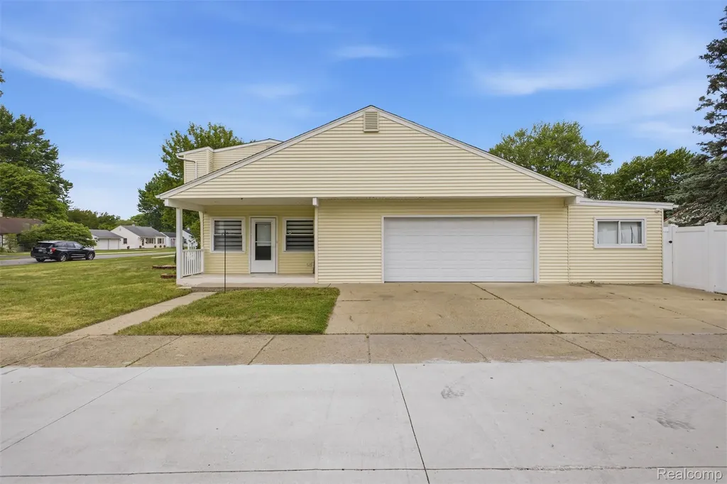 32120 Bock Street Garden City City MI 48135