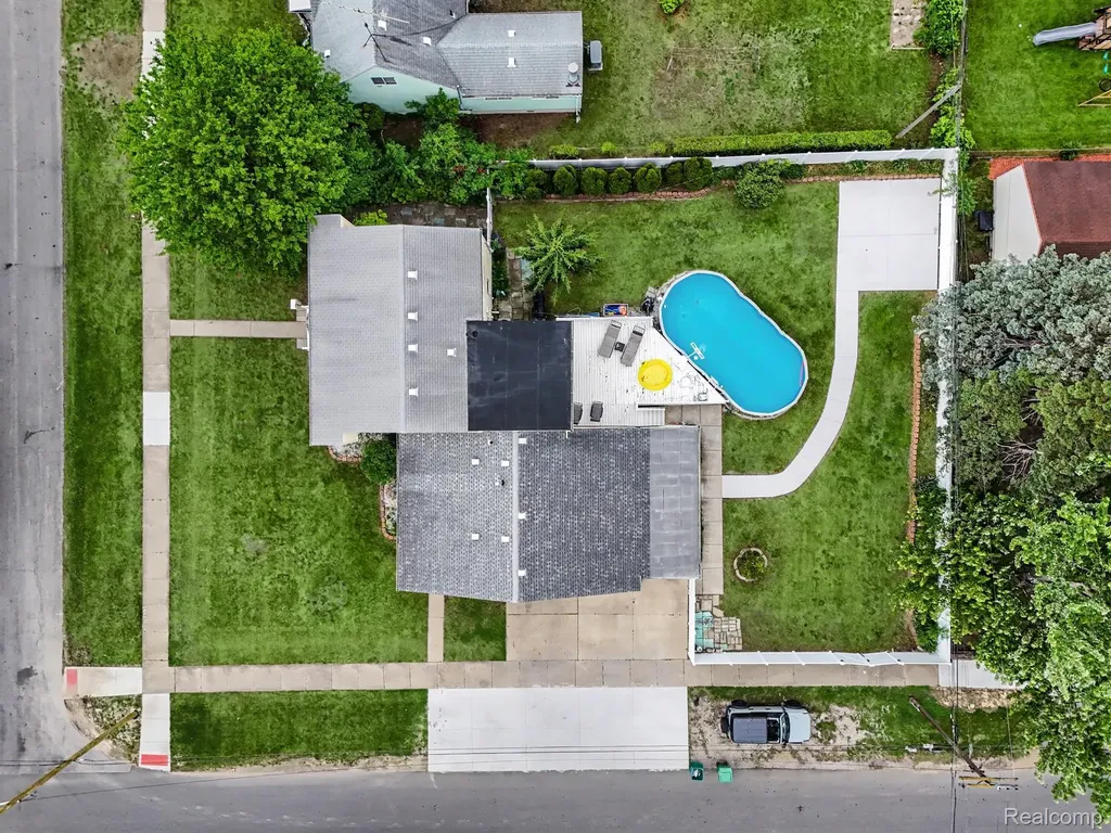 32120 Bock Street Garden City City MI 48135