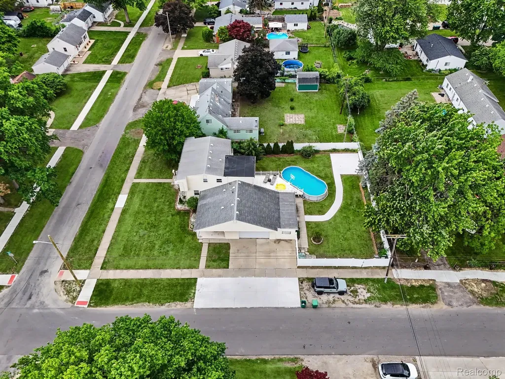 32120 Bock Street Garden City City MI 48135