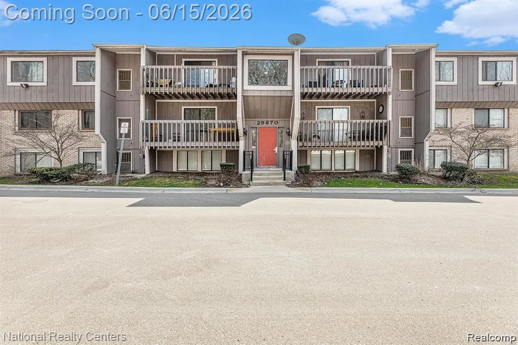 29870 W 12 Mile Road Farmington Hills City MI 48334
