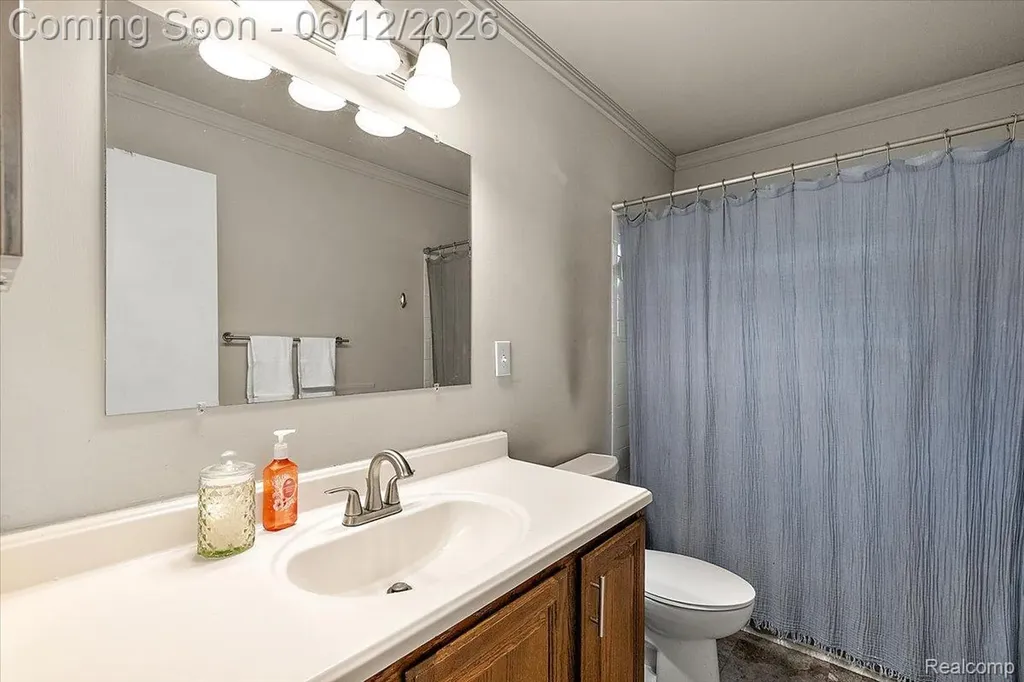 1146 Harrison Avenue Garden City City MI 48135