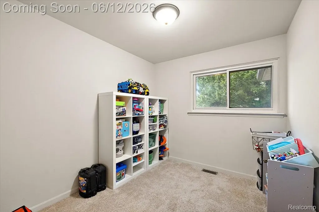 1146 Harrison Avenue Garden City City MI 48135