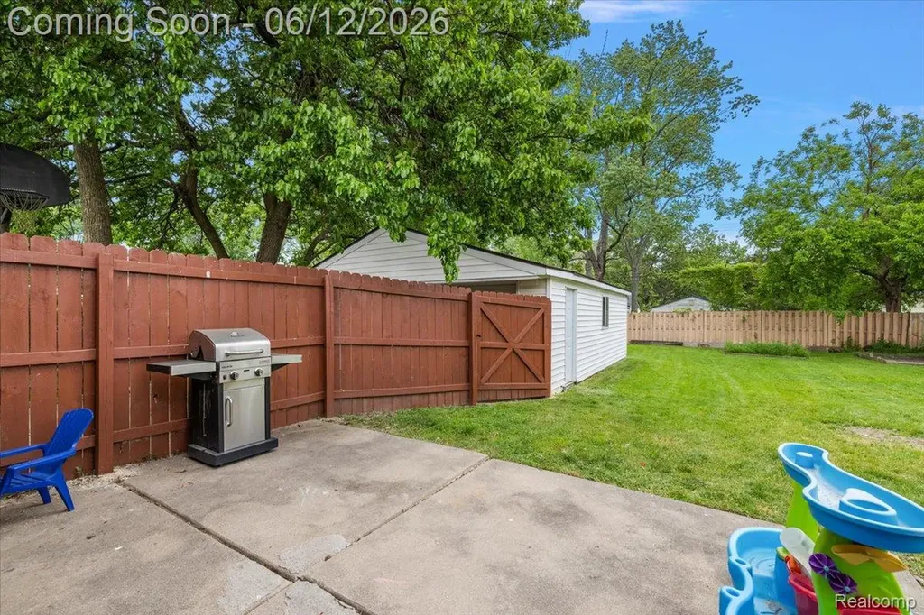 1146 Harrison Avenue Garden City City MI 48135