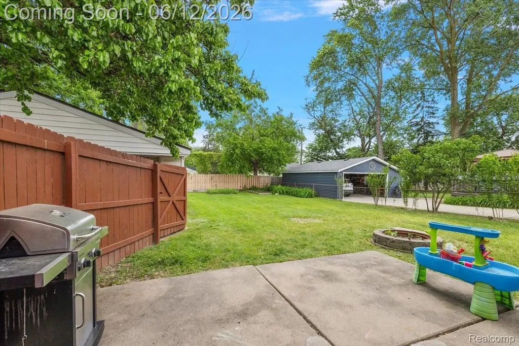 1146 Harrison Avenue Garden City City MI 48135