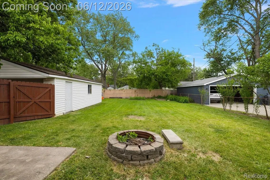 1146 Harrison Avenue Garden City City MI 48135