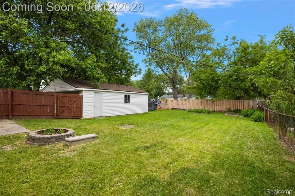 1146 Harrison Avenue Garden City City MI 48135