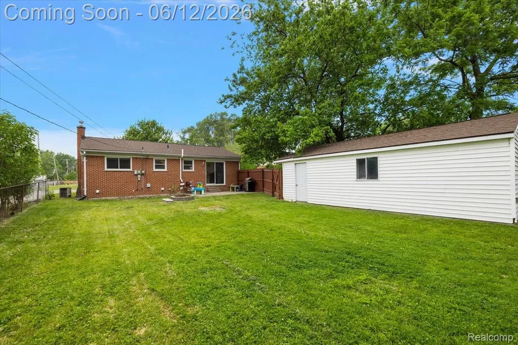1146 Harrison Avenue Garden City City MI 48135