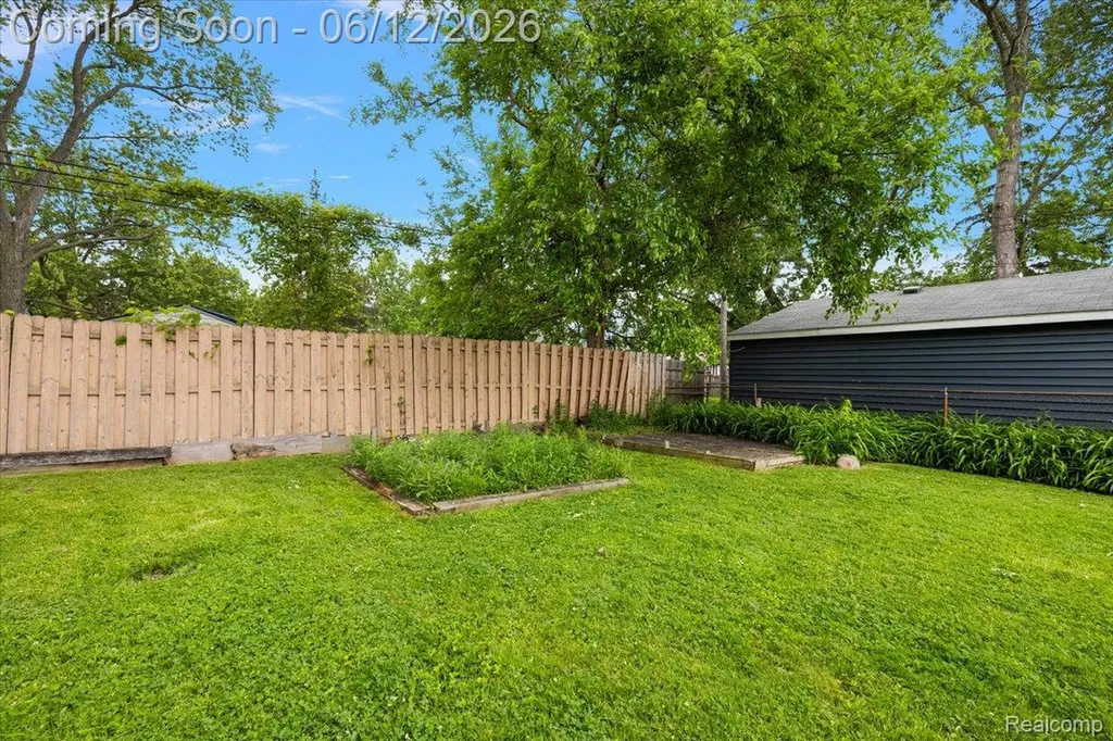 1146 Harrison Avenue Garden City City MI 48135