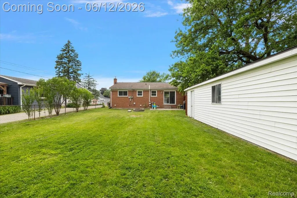 1146 Harrison Avenue Garden City City MI 48135
