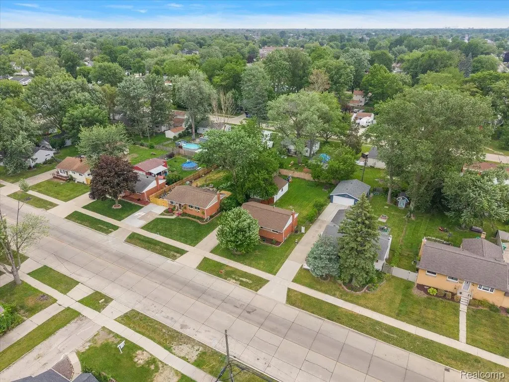 1146 Harrison Avenue Garden City City MI 48135
