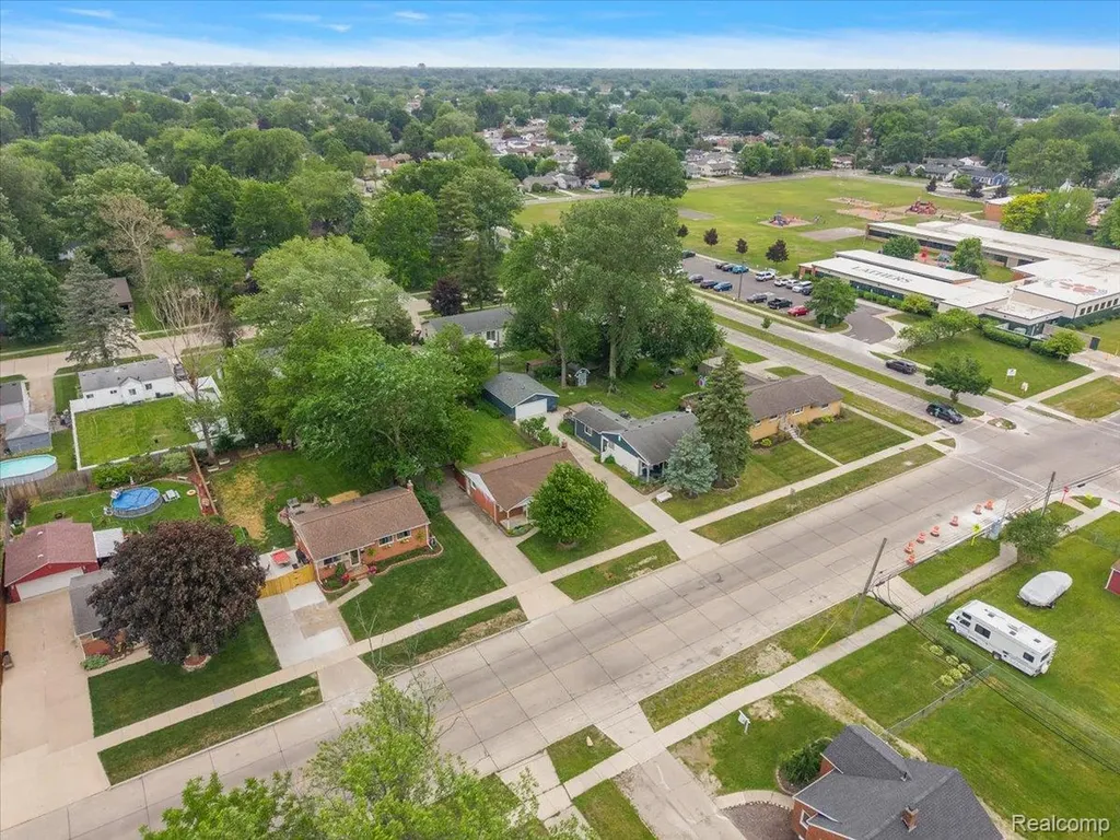 1146 Harrison Avenue Garden City City MI 48135