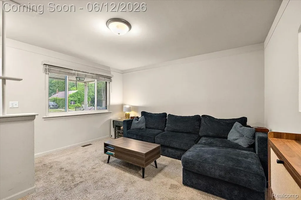 1146 Harrison Avenue Garden City City MI 48135