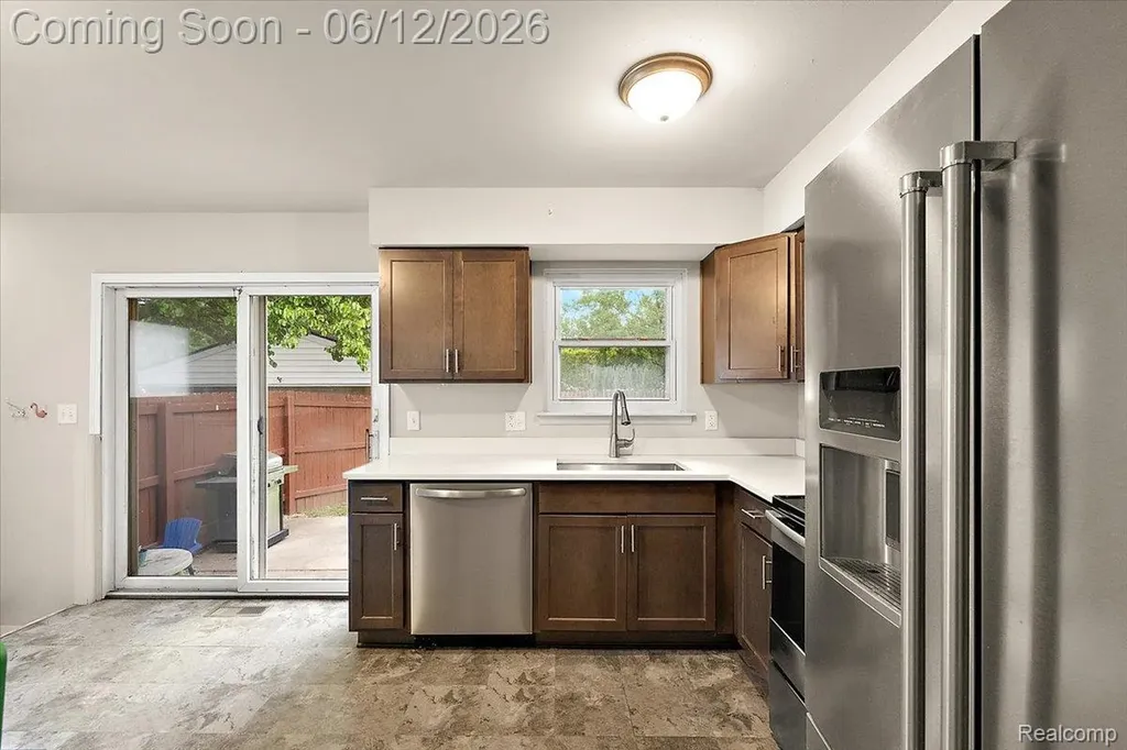 1146 Harrison Avenue Garden City City MI 48135