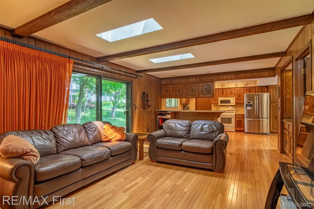 5097 Collington Drive Troy City MI 48098
