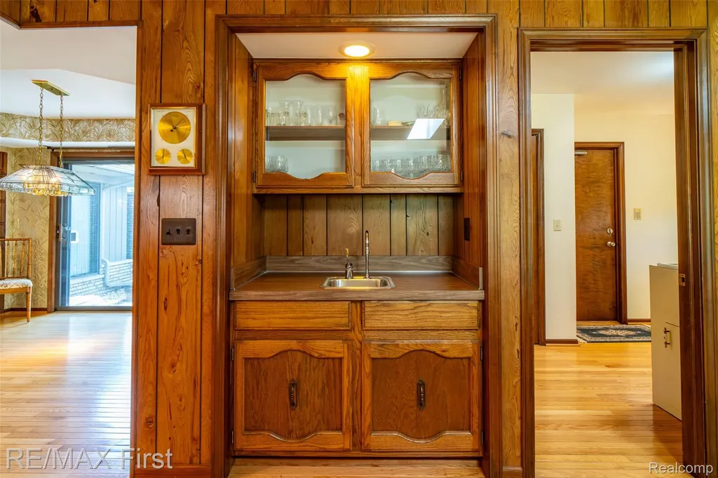 5097 Collington Drive Troy City MI 48098