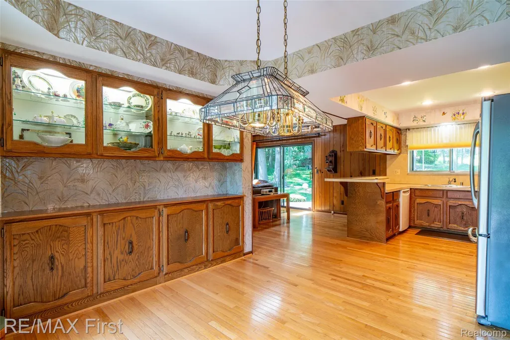 5097 Collington Drive Troy City MI 48098