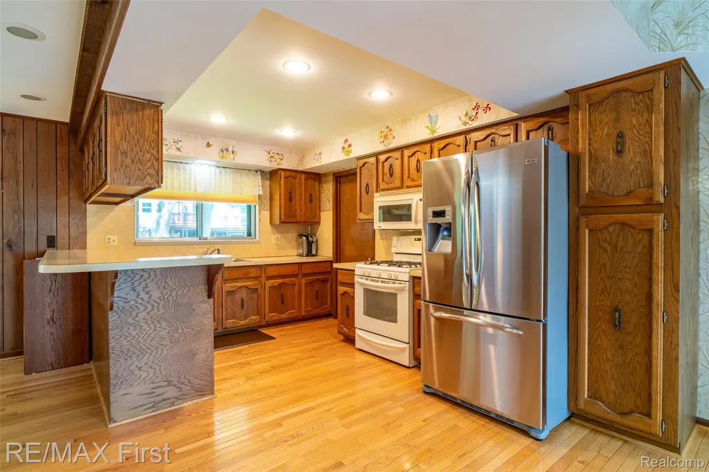 5097 Collington Drive Troy City MI 48098