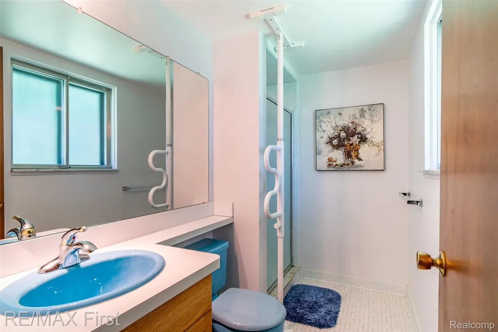 5097 Collington Drive Troy City MI 48098