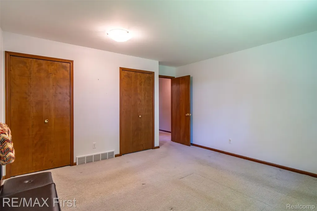 5097 Collington Drive Troy City MI 48098