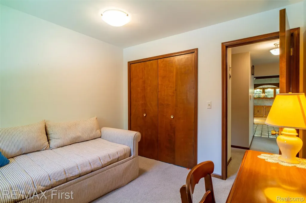 5097 Collington Drive Troy City MI 48098