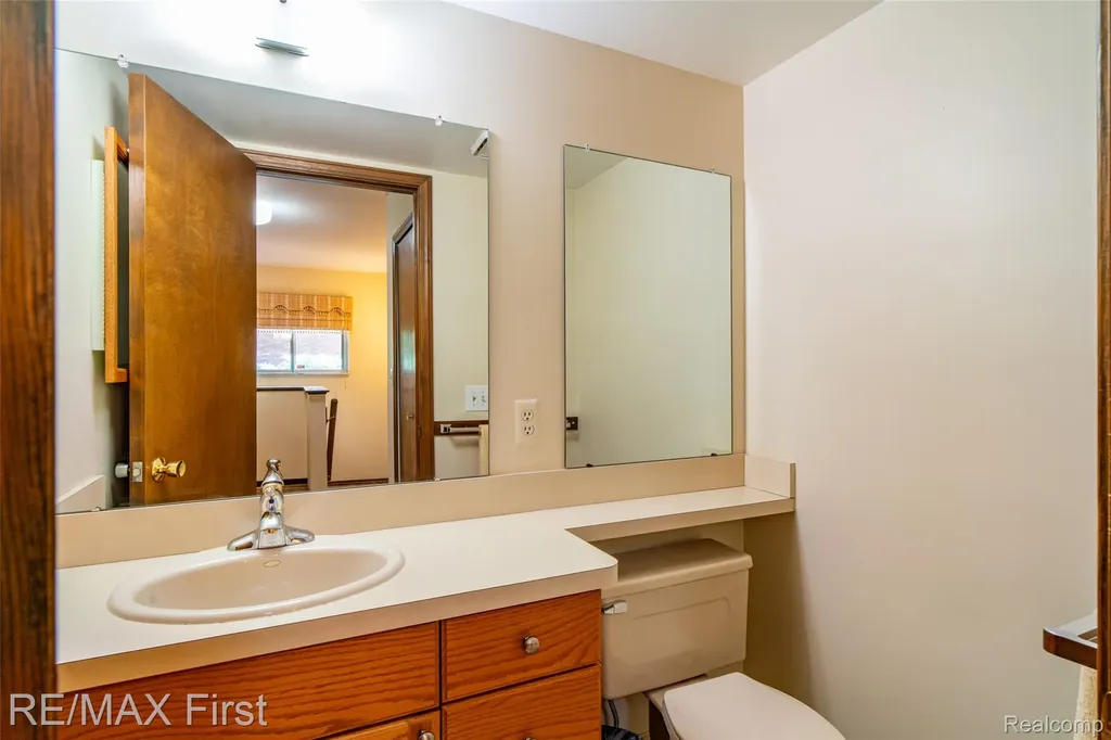 5097 Collington Drive Troy City MI 48098