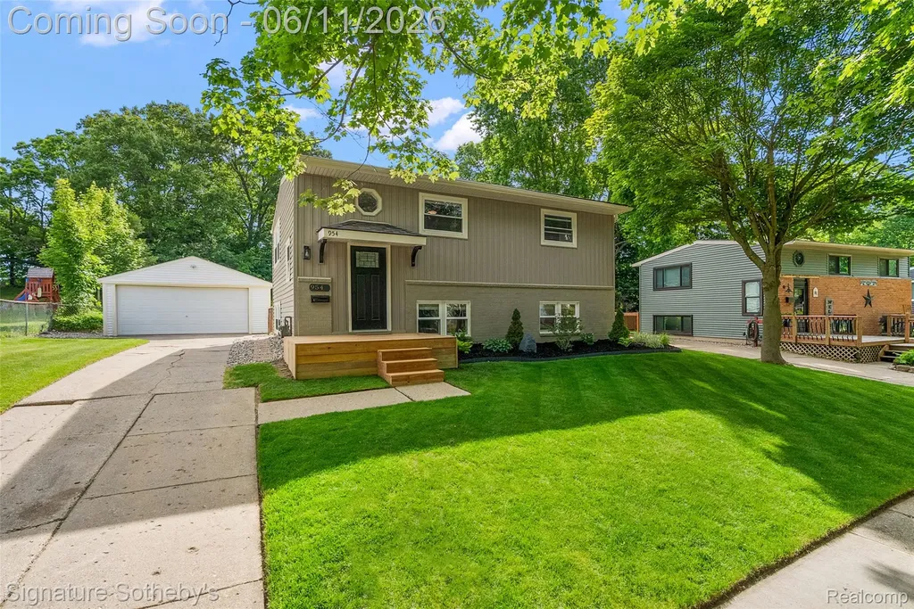 954 Panorama Drive Milford Village MI 48381