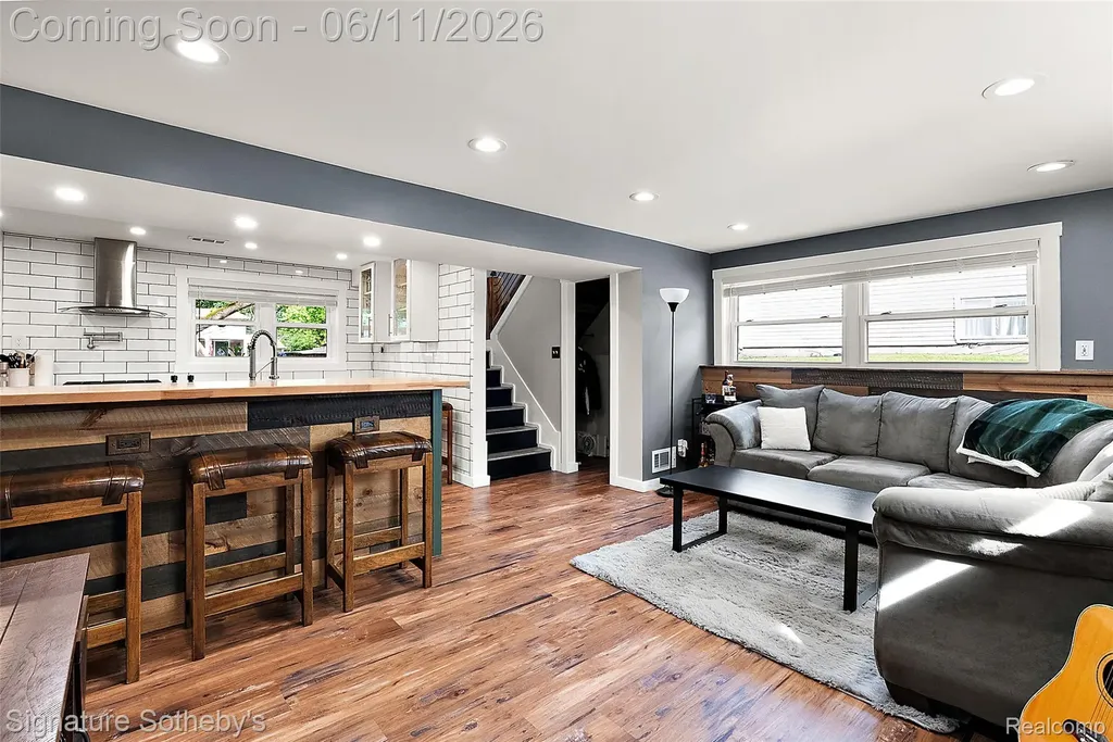 954 Panorama Drive Milford Village MI 48381