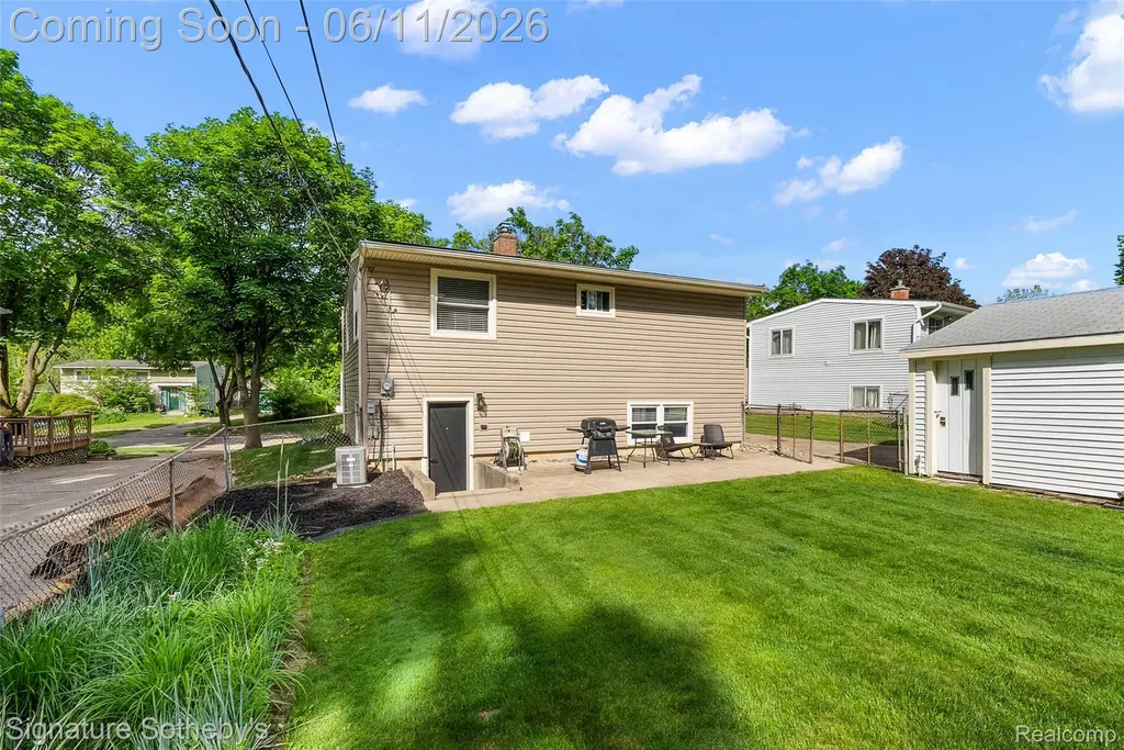954 Panorama Drive Milford Village MI 48381