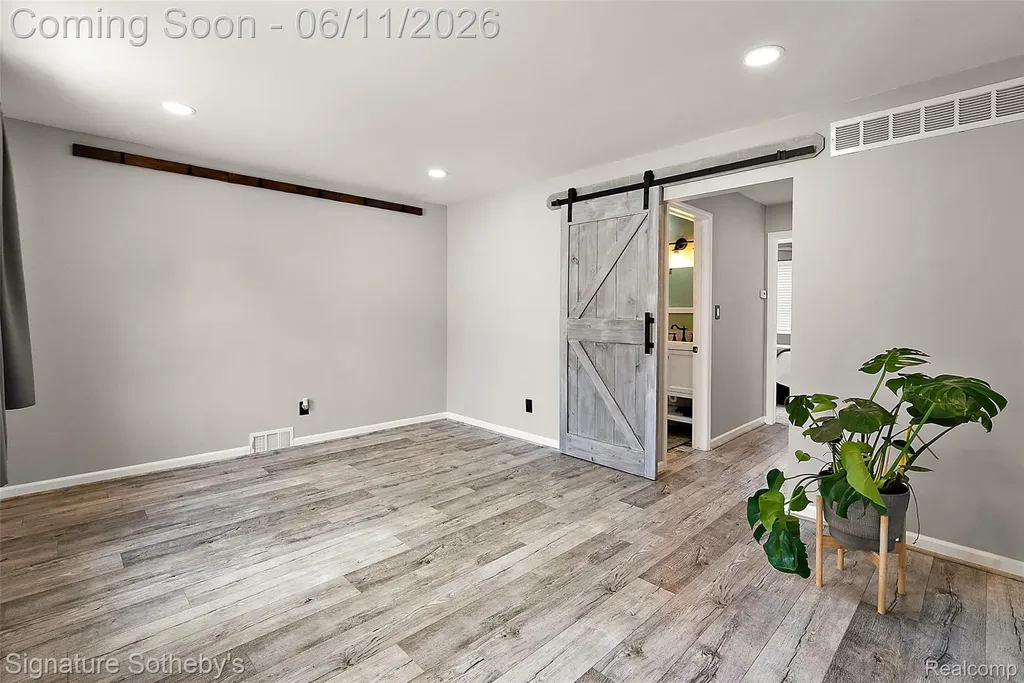 954 Panorama Drive Milford Village MI 48381