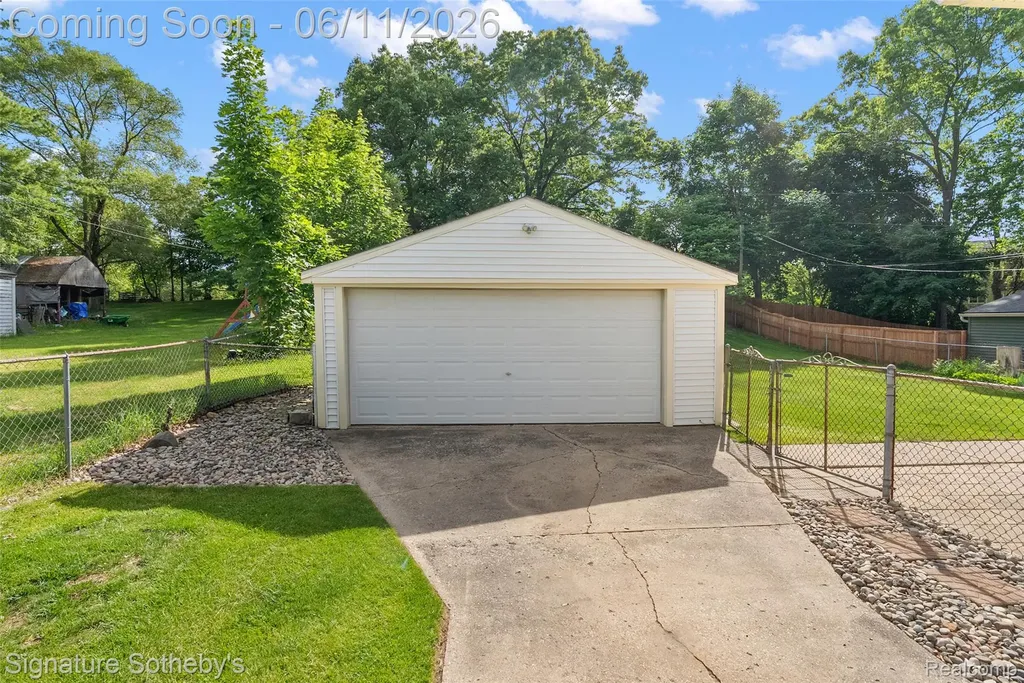 954 Panorama Drive Milford Village MI 48381