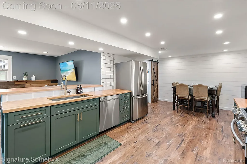 954 Panorama Drive Milford Village MI 48381