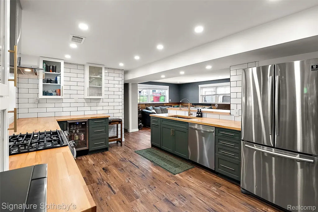 954 Panorama Drive Milford Village MI 48381