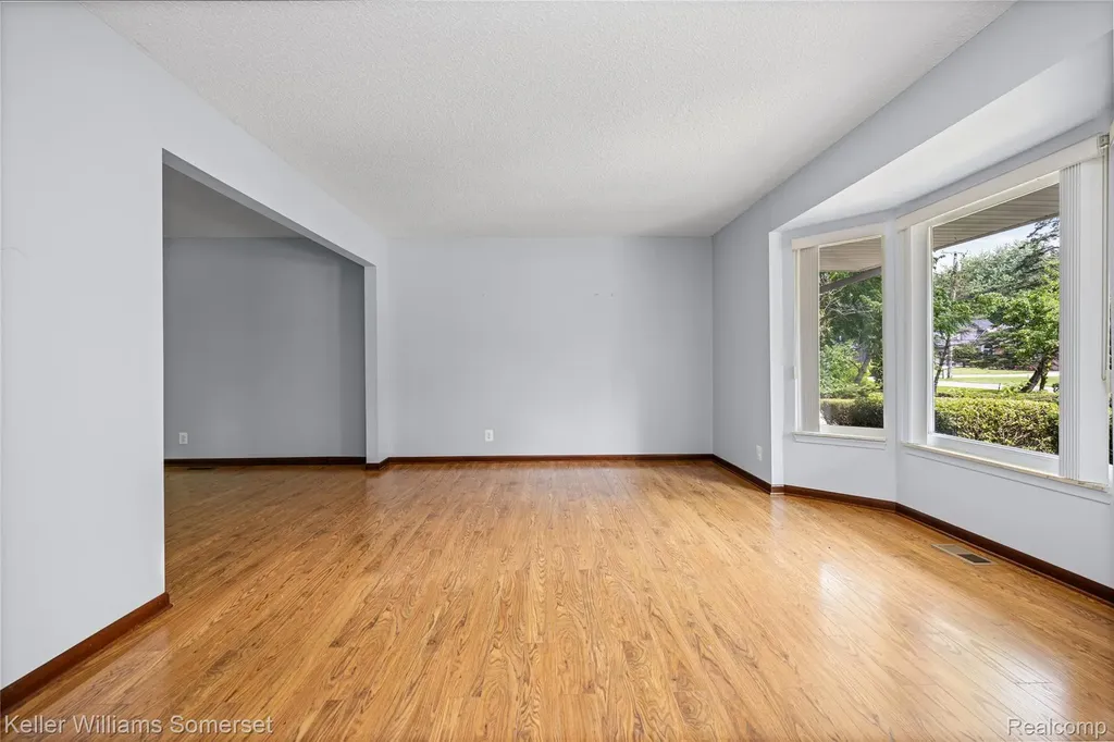 33614 Lakeview Street Chesterfield Township MI 48047