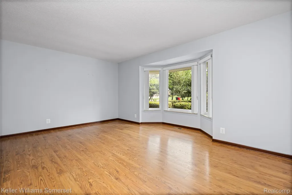 33614 Lakeview Street Chesterfield Township MI 48047