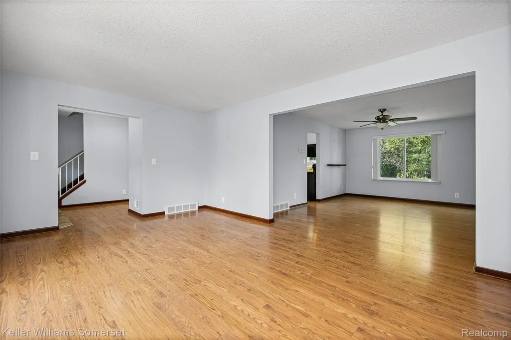 33614 Lakeview Street Chesterfield Township MI 48047