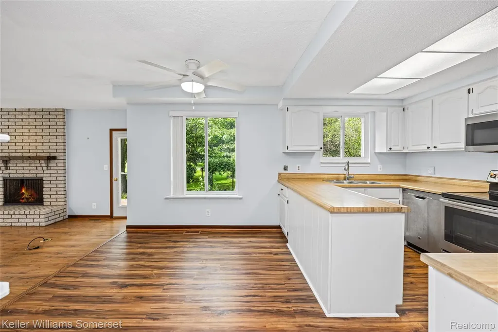 33614 Lakeview Street Chesterfield Township MI 48047