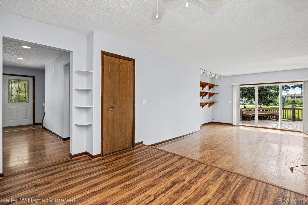 33614 Lakeview Street Chesterfield Township MI 48047
