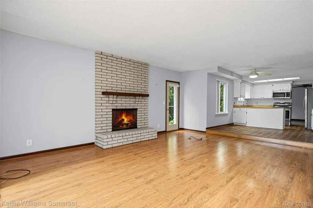33614 Lakeview Street Chesterfield Township MI 48047