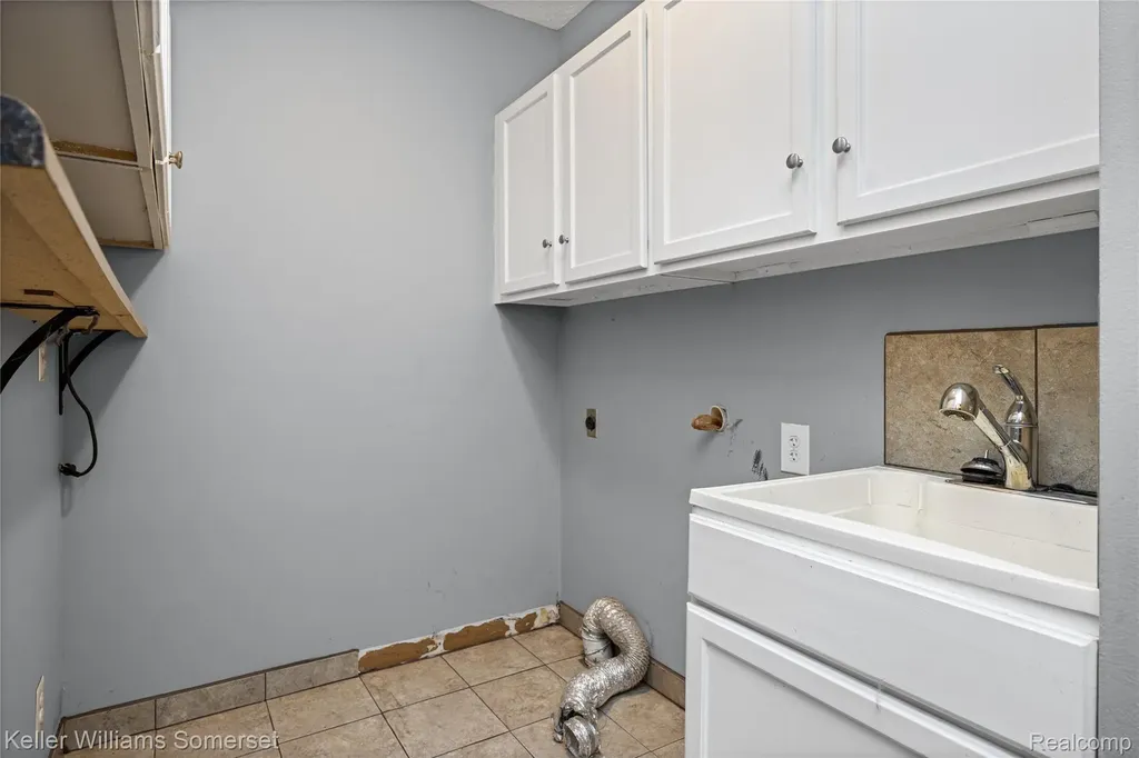 33614 Lakeview Street Chesterfield Township MI 48047