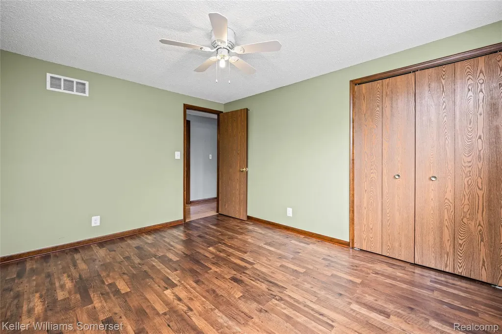 33614 Lakeview Street Chesterfield Township MI 48047