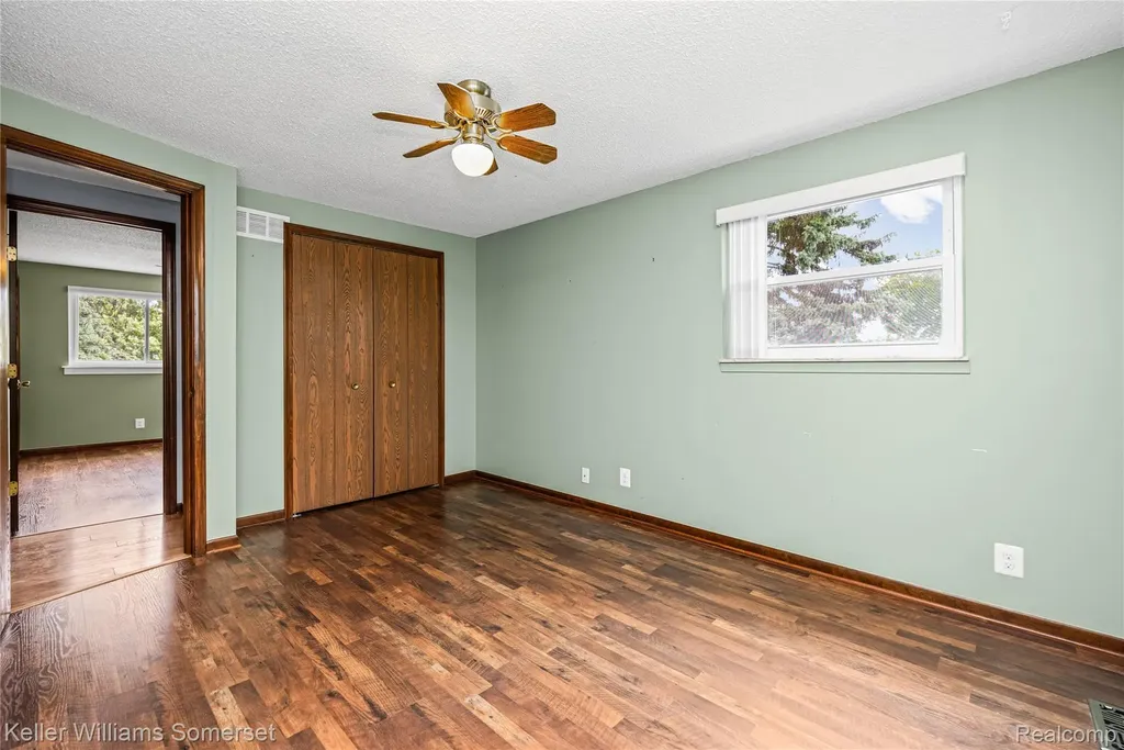 33614 Lakeview Street Chesterfield Township MI 48047