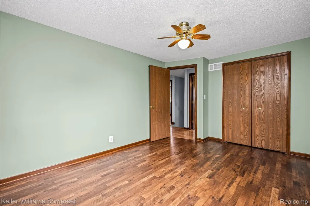 33614 Lakeview Street Chesterfield Township MI 48047