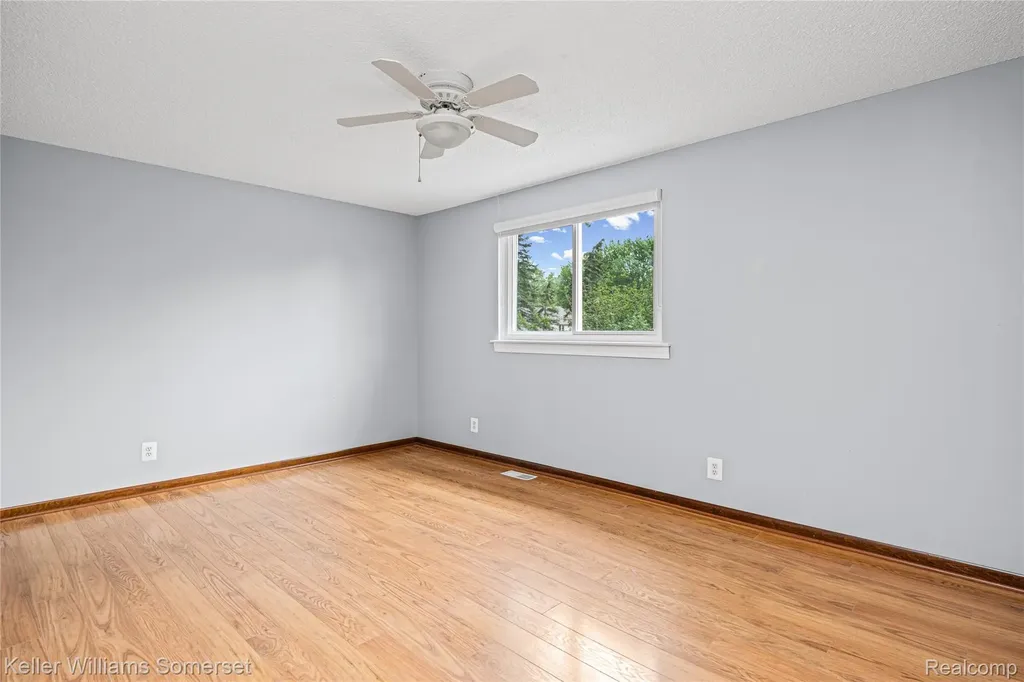 33614 Lakeview Street Chesterfield Township MI 48047